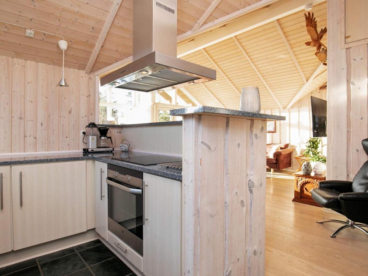 Three-Bedroom Holiday Home In Rodby 38 Kramnitse Exterior photo