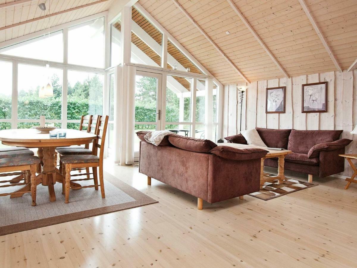 Three-Bedroom Holiday Home In Rodby 38 Kramnitse Room photo
